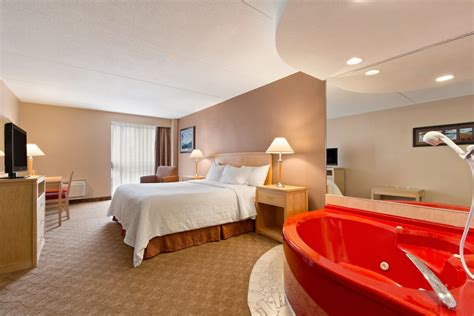 Days Inn by Wyndham Niagara Falls Near The Falls Niagara Falls, Ontario ...