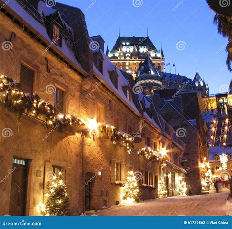 Chateau Frontenac Bij Schemer in De Winter Stock Foto - Image of kerstmis, ligplaats: 61729862