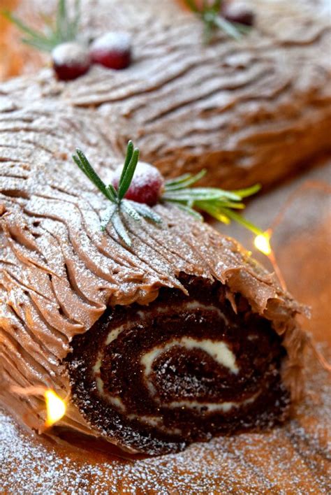 Chocolate Yule Log with Crème Fraîche #yulelog #cake #chocolatecake #christmas #chocolate | www ...