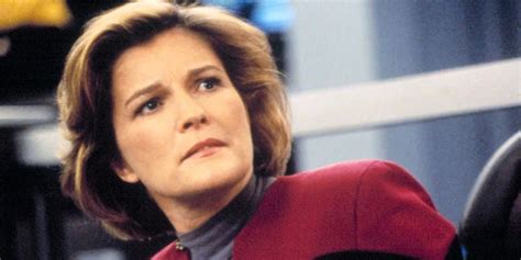 Captain Janeway’s 7 Star Trek: Voyager Hairstyles, Ranked Worst To Best