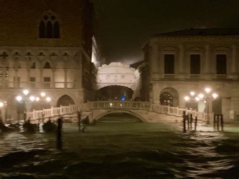 Off-season extreme flooding in Venice - only 4th time since 1872 in video and pictures - Strange ...