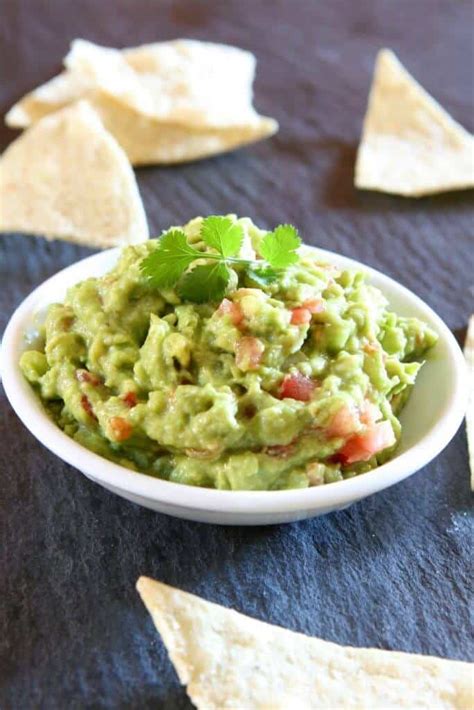 Authentic Guacamole Recipe- How To Make An Easy & Delicious Guacamole Dip