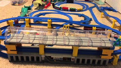 6 Tomy Tomica trains running on a multi-level track - YouTube