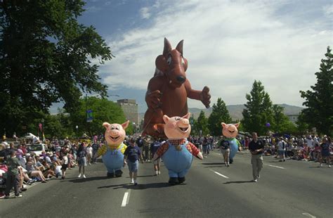 Three Little Pigs Costume Inflatable