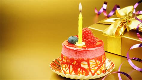 Mini Birthday cake, candle, strawberry, gift #Mini #Birthday #Cake #Candle #Strawberry #Gi ...