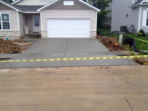 Pouring Concrete Driveways | BUILDING DREAMS | Diy concrete driveway, Concrete driveways ...