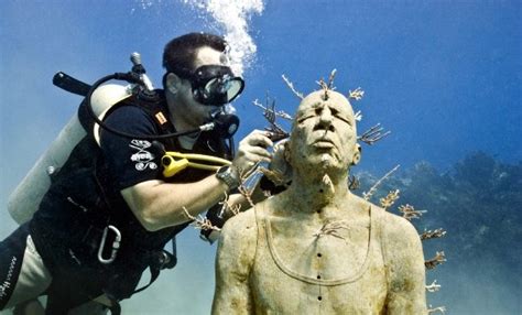 Cancun Underwater Museum - Most Famous Places