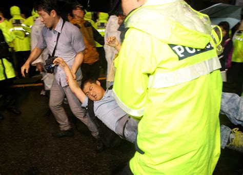 After Sewol Ferry Disaster, Koreans Lower Trust in Government - NBC News