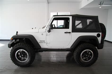 Arriba 78+ imagen jeep wrangler two door white - Thptnganamst.edu.vn