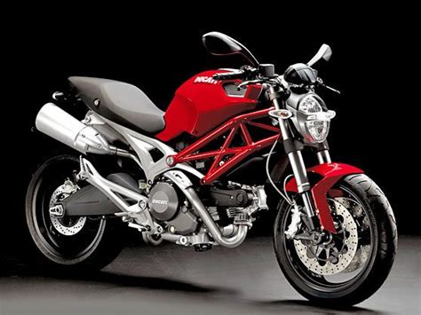 Ducati Monster 696 - webBikeWorld