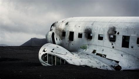 Photographer Takes to the Air to Capture Grounded Aircraft | Fstoppers