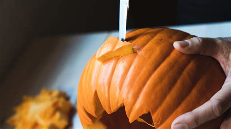 Life Hack Wednesday: Pumpkin Carving Hacks | 1075 KISS FM | Taylor J