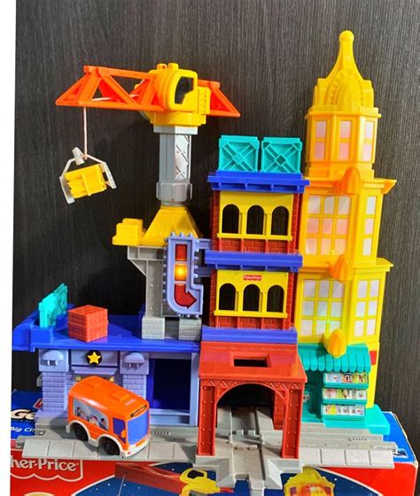 Fisher-price Geotrax rail and road system Big City Lights Center with ...