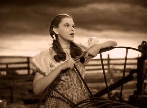 "Over the Rainbow" — Judy Garland, The Wizard of Oz (1939) - YouTube