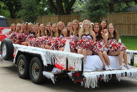 They See Me Rollin’: Memorial High School Senior Car Parade 2021 | The ...