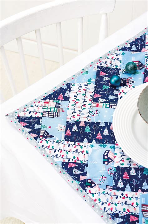 Christmas Patchwork Placemats - Free sewing patterns - Sew Magazine