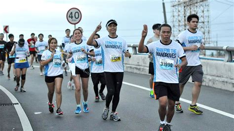 Run for a Hero with Condura Skyway Marathon 2016