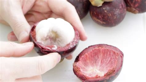 Mangosteen How To Eat It and What Does It Taste Like