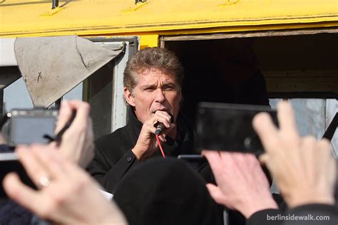 David Hasselhoff to save the Wall – BERLIN SIDEWALK