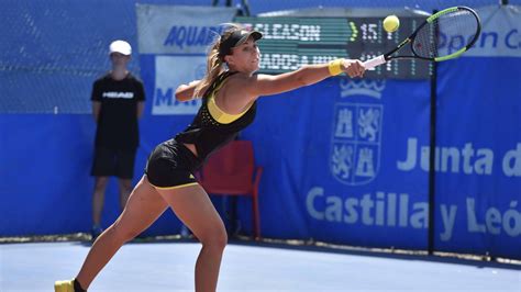 Badosa Tennis Player - Tennis news - Paula Badosa first player to ...