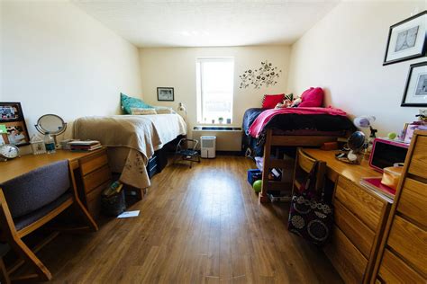 Ooooooo…..what a pretty dorm room @Lynn University! | Pretty dorm room ...