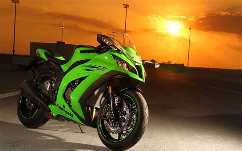 2013 Kawasaki Ninja ZX-10R - Moto.ZombDrive.COM