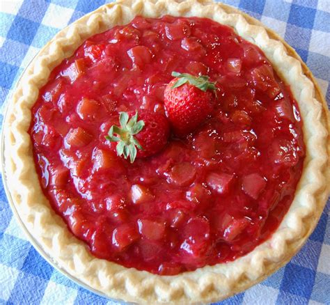 Strawberry Rhubarb Cream Cheese Pie | Cooking Mamas