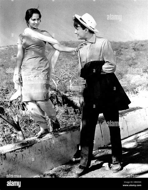 GUIDE, (aka THE GUIDE), Waheeda Rehman, Dev Anand, 1965 Stock Photo - Alamy