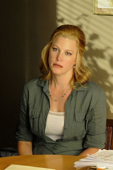 Breaking Bad (TV) - Skyler White's Shirt (Anna Gunn)