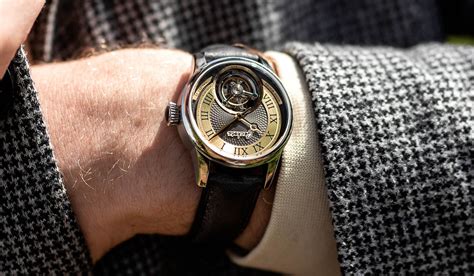 What is a Tourbillon Watch? – The History of the Tourbillon | WatchGecko