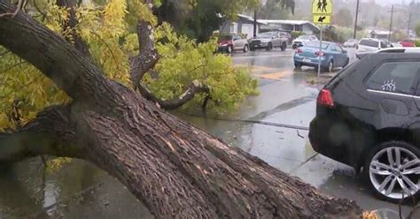 "Bomb cyclone" slams the West Coast - CBS News