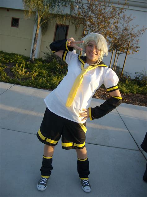 Len Kagamine Cosplay by rhi-chan13 on DeviantArt