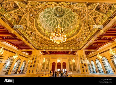 Oman, Muscat, Sultan Qaboos Grand Mosque, giant cristal chandelier in ...