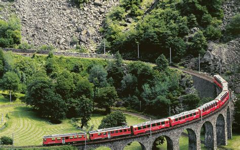 Bernina Express - Route, Timetable, Tickets - HappyRail