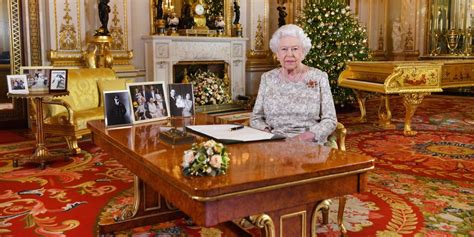 Watch Queen Elizabeth's Christmas Message in Full 2018 - Transcript of ...