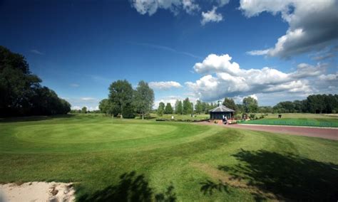 Wyboston Lakes Golf Course | Hotels Near Golf Courses