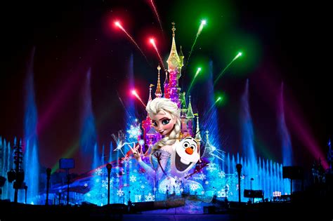 Disneyland Paris Offers Up a ‘Frozen’ Holiday Celebration | Disney ...