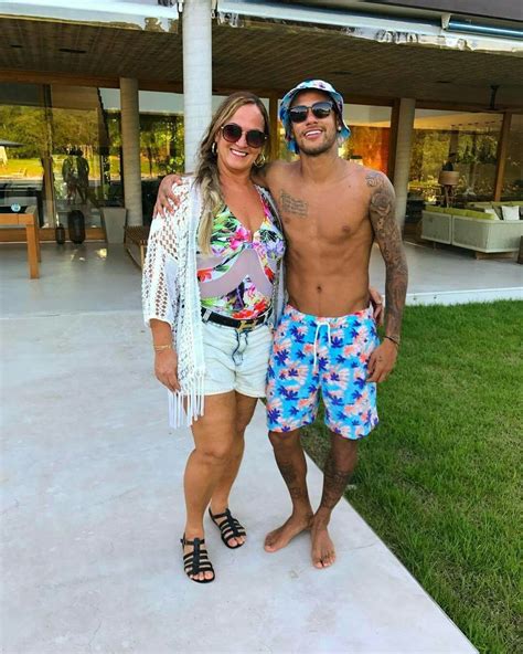 Neymar n his mother Nadine | Neymar, Neymar young, Neymar jr