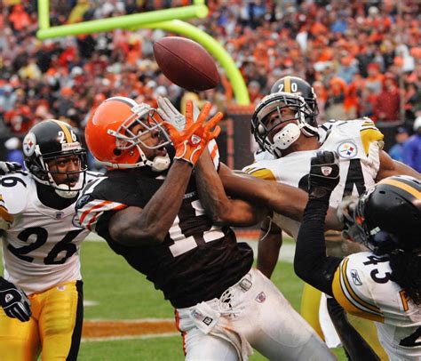 Former Browns WR Braylon Edwards plays hero rescuing 80-year-old man ...