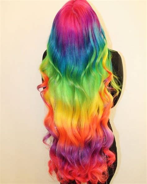 Rainbow Hair Color | Fur-frauen.com | #haarfarbe | Uzun saç, Dalgalı saç modelleri, Rengarenk saç