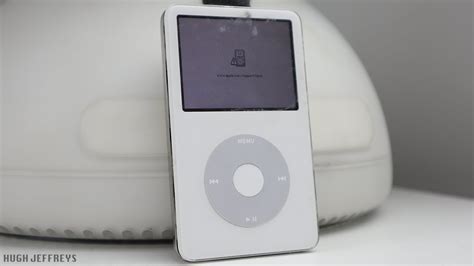 Reviving a Broken iPod 5th Generation (iPod Classic) - YouTube