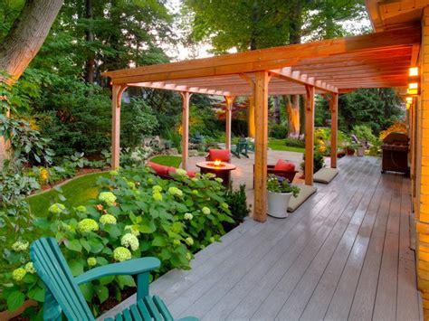 20 Outdoor Structures That Bring the Indoors Out | HGTV