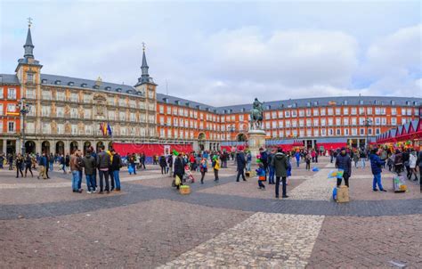 Plaza Mayor with a Christmas Market, in Madrid Editorial Stock Photo ...