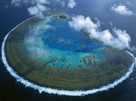 Lady Musgrave Island coral atoll in Capricorn-Bunker group, Great Barrier Reef Marine Park ...