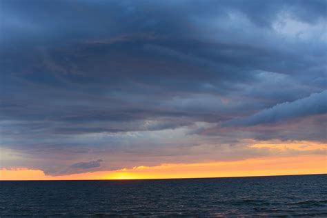 Gale's Photo and Birding Blog: Roll Cloud