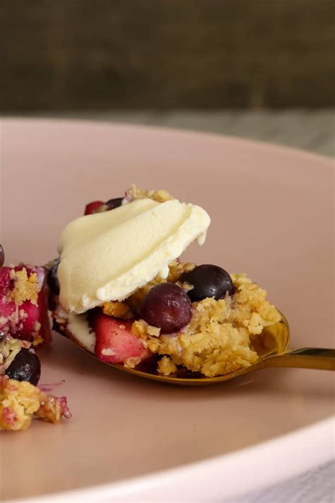 The Ultimate Apple Blueberry Crumble (super easy recipe!) - Bake Play Smile