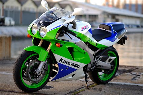 Kawasaki Ninja ZX-10R Dominates Racing - BikesRepublic.com