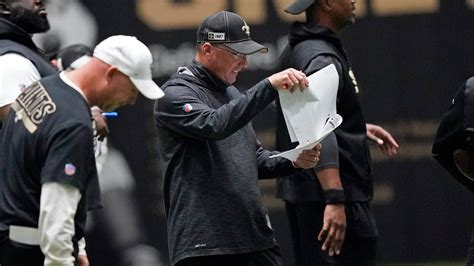 Pete Carmichael remains as Saints offensive coordinator, report says