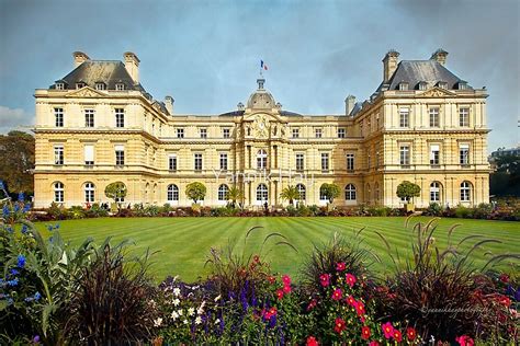 "Le Palais du Luxembourg, siège du Sénat français - Paris" by Yannik Hay | Redbubble