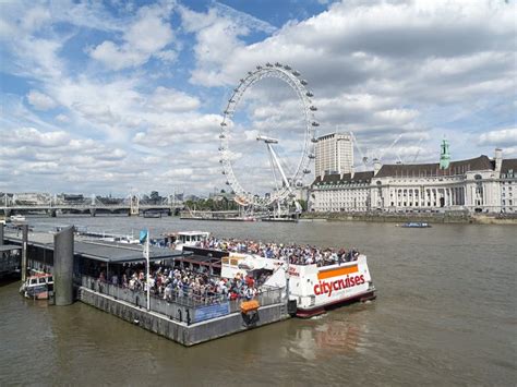 River Thames Cruise editorial photography. Image of famous - 102112417